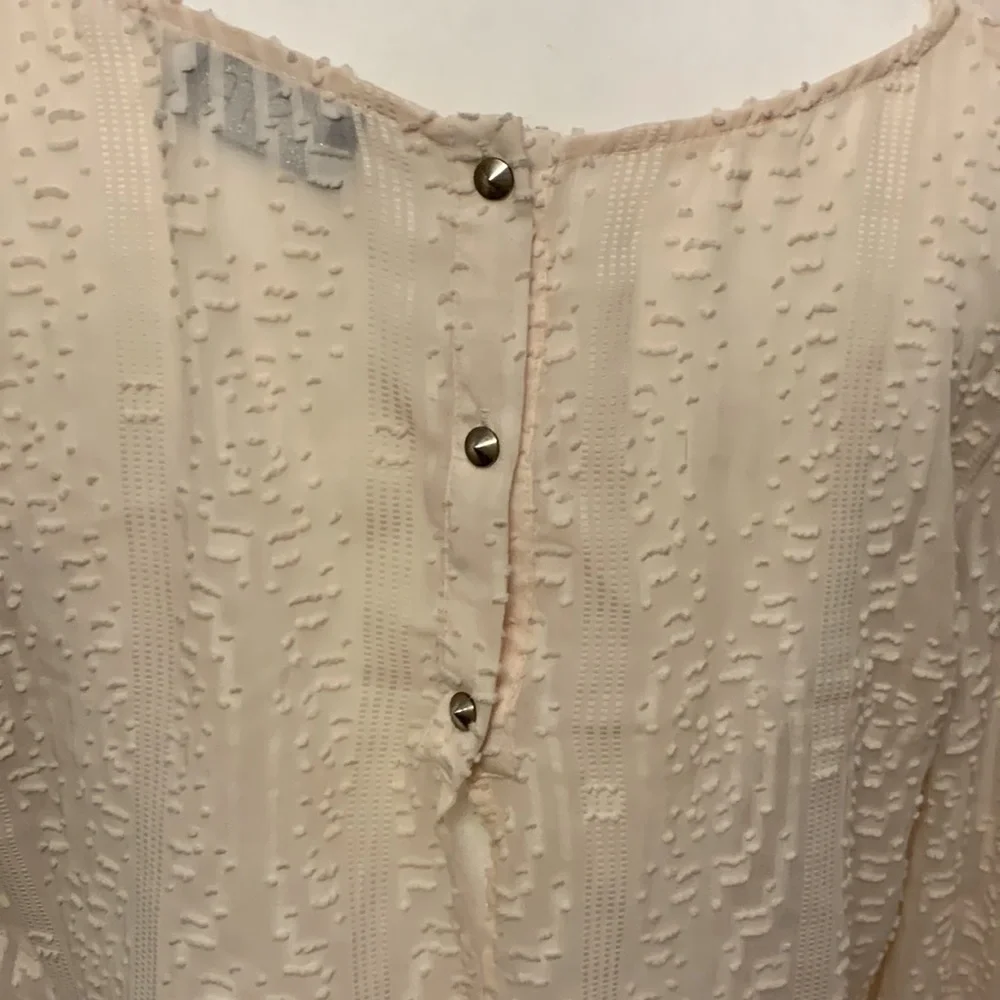 ASTR cream open back blouse size large